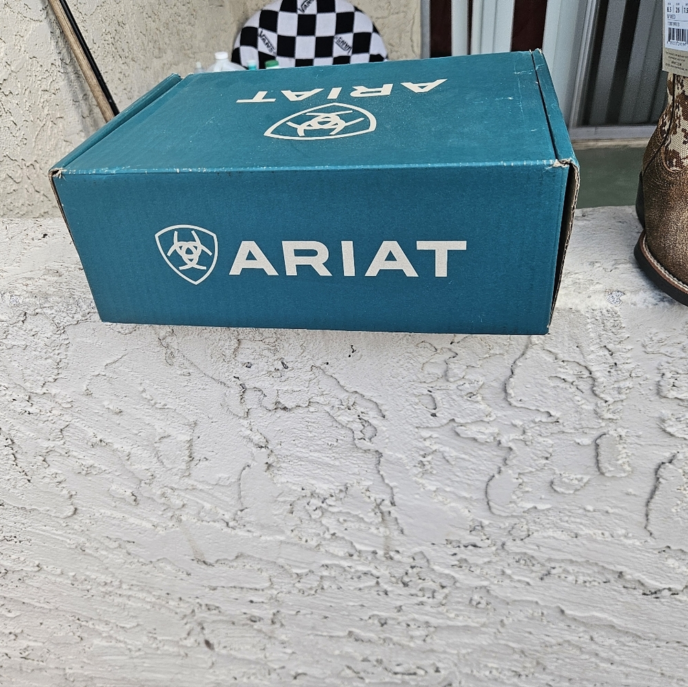 Ariat Kids Camo and Brown Boots - Picture 14 of 14